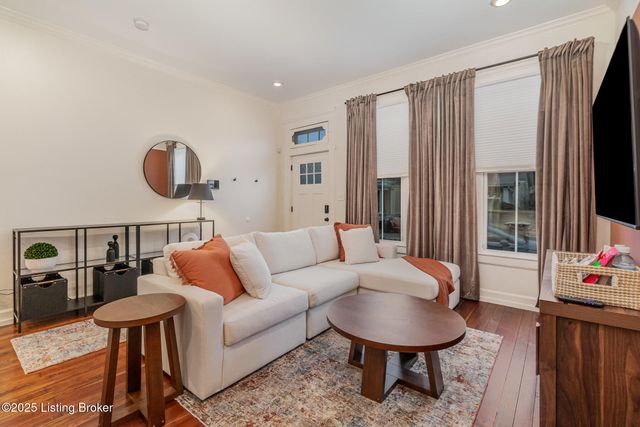 1122 E Burnett Ave, Louisville, KY 40217