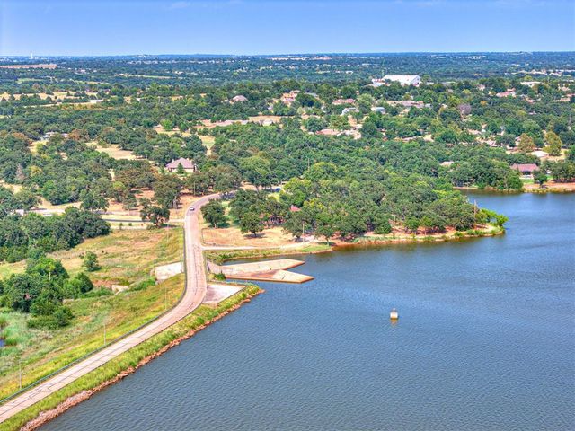 1016 N Shore Drive, Guthrie, OK 73044