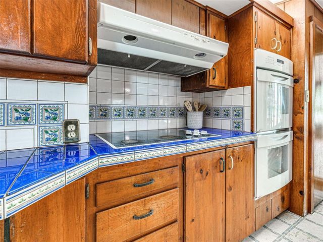 1016 N Shore Drive, Guthrie, OK 73044