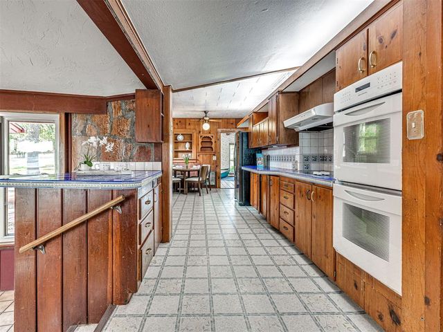 1016 N Shore Drive, Guthrie, OK 73044