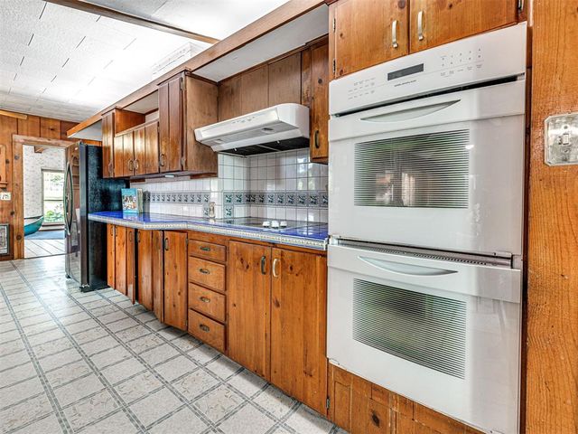 1016 N Shore Drive, Guthrie, OK 73044