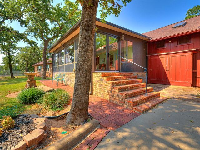 1016 N Shore Drive, Guthrie, OK 73044