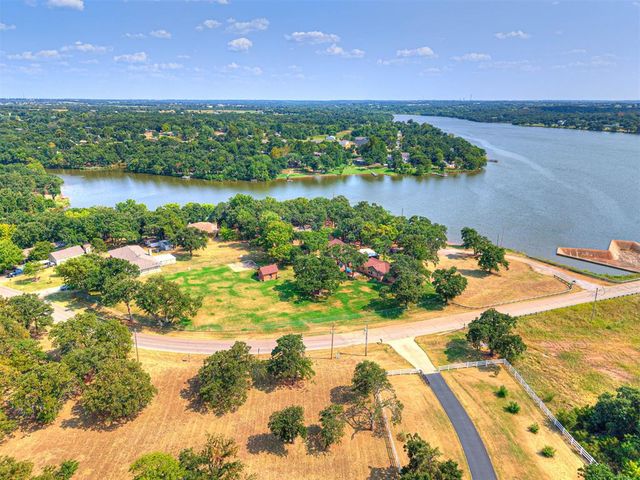 1016 N Shore Drive, Guthrie, OK 73044