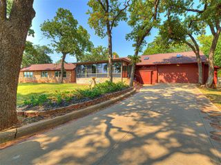 1016 N Shore Drive, Guthrie, OK 73044