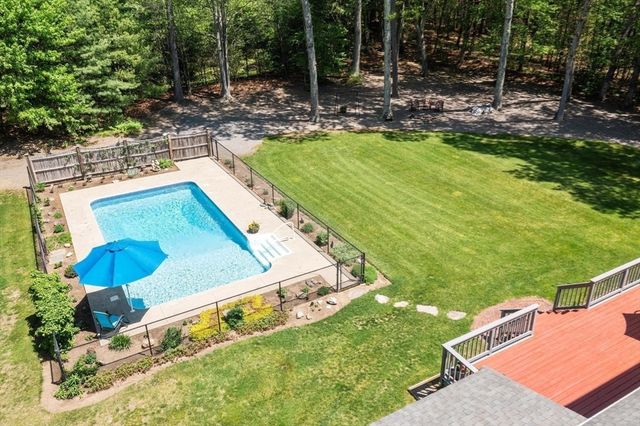 97 Sterling Street, Lancaster, MA 01523