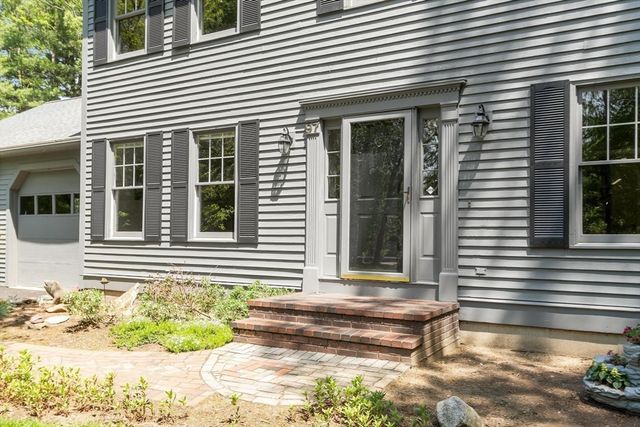 97 Sterling Street, Lancaster, MA 01523