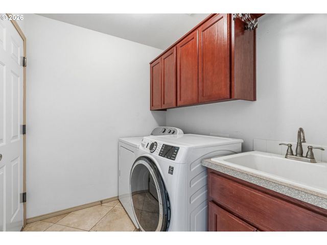 34602 Ne 49TH Pl, La Center, WA 98629