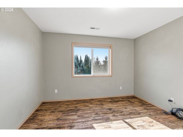 34602 Ne 49TH Pl, La Center, WA 98629