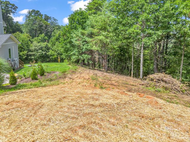 50 Erin Glen Court, Fairview, NC 28730