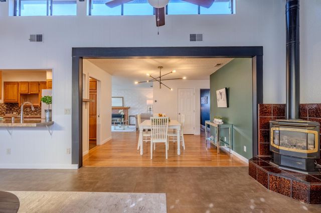 711 Lundy Way, Pacifica, CA 94044