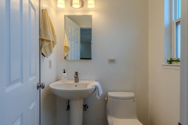 711 Lundy Way, Pacifica, CA 94044