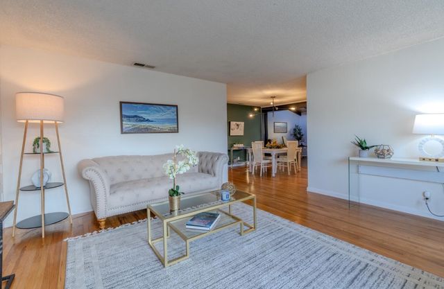 711 Lundy Way, Pacifica, CA 94044