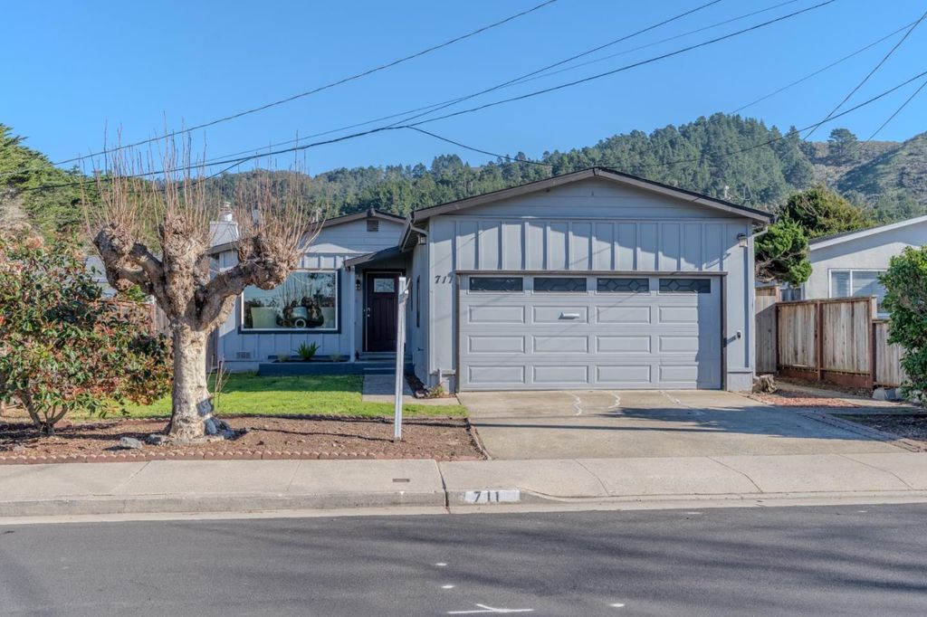 711 Lundy Way, Pacifica, CA 94044