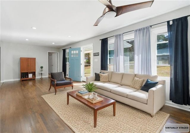 1426 Thunderwood SW Lane, Mableton, GA 30126