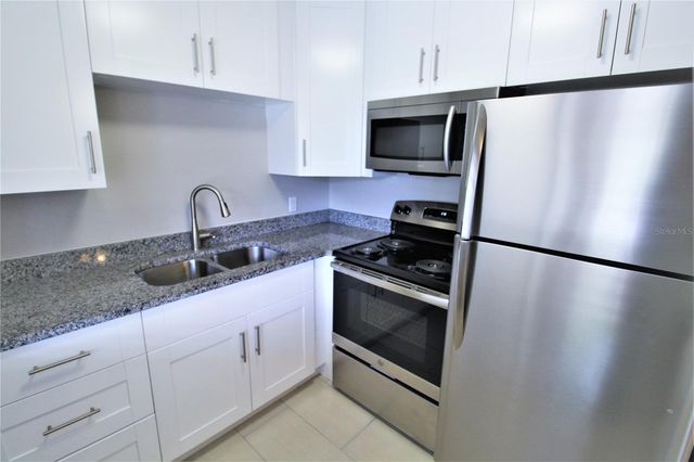 3001 BEE RIDGE ROAD 201, Sarasota, FL 34239