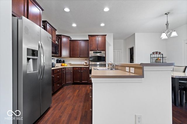 6406 Concord Drive, Zionsville, IN 46077