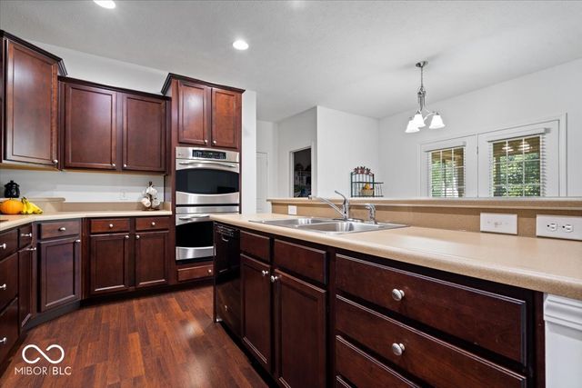 6406 Concord Drive, Zionsville, IN 46077