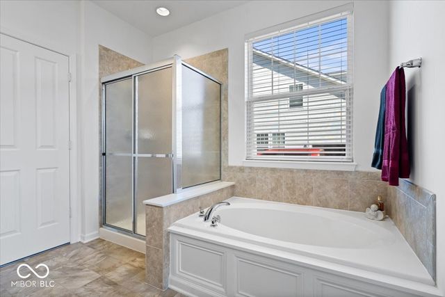 6406 Concord Drive, Zionsville, IN 46077