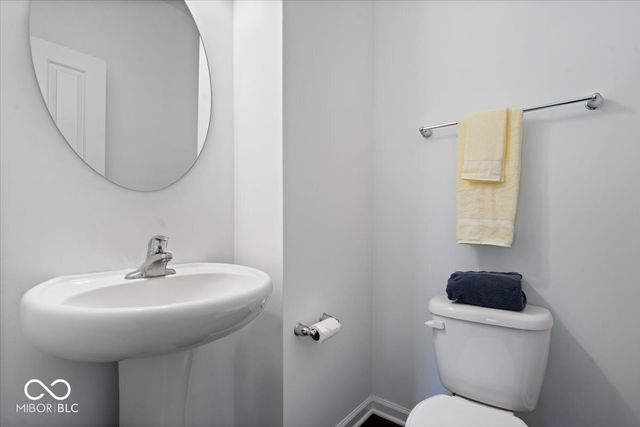 6406 Concord Drive, Zionsville, IN 46077