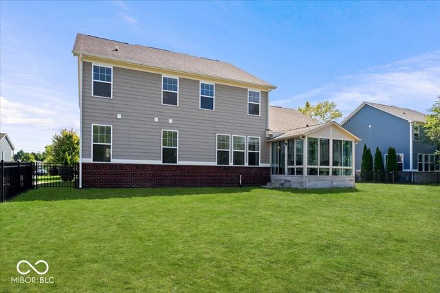 6406 Concord Drive, Zionsville, IN 46077