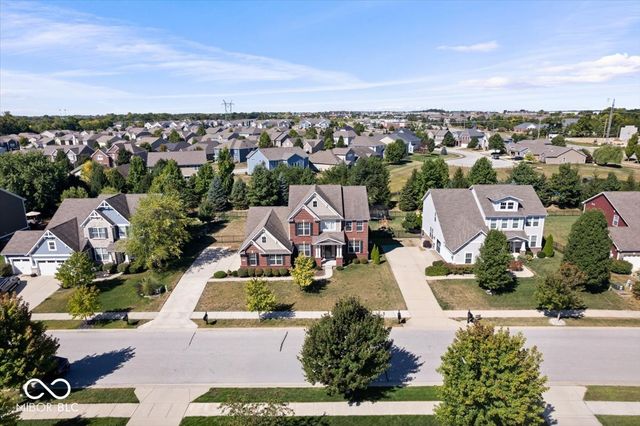 6406 Concord Drive, Zionsville, IN 46077