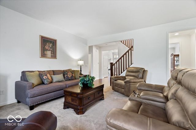 6406 Concord Drive, Zionsville, IN 46077