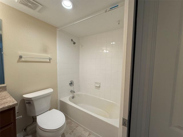 8415 Hearth Dr 36, Houston, TX 77054