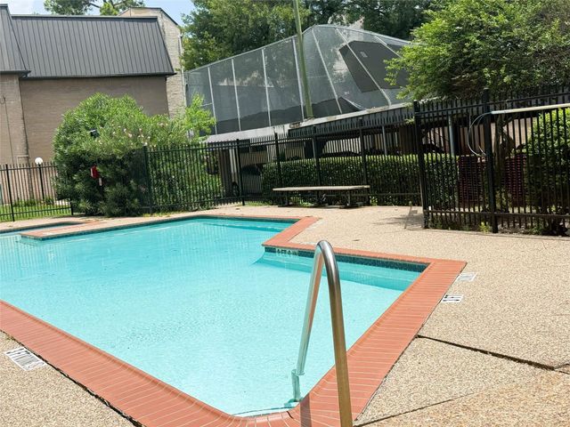 8415 Hearth Dr 36, Houston, TX 77054