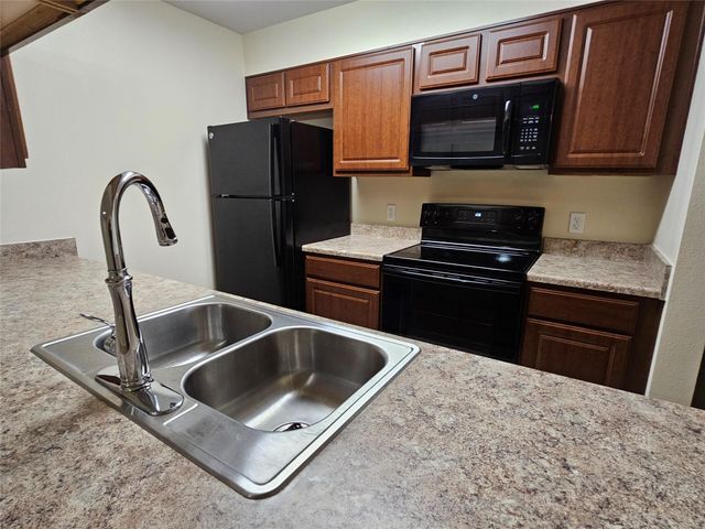 8415 Hearth Dr 36, Houston, TX 77054