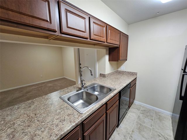 8415 Hearth Dr 36, Houston, TX 77054