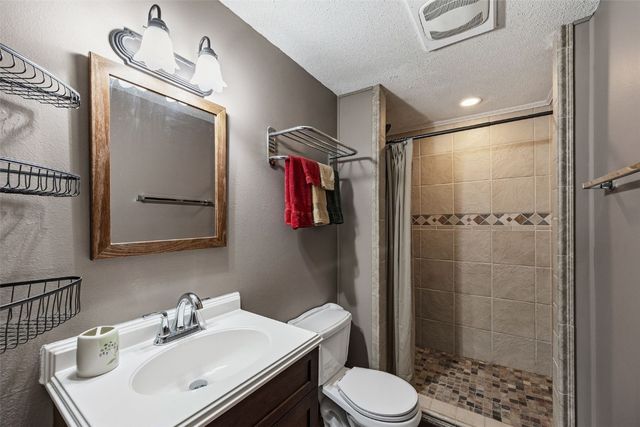 2570 Clark Avenue, Marion, IA 52302