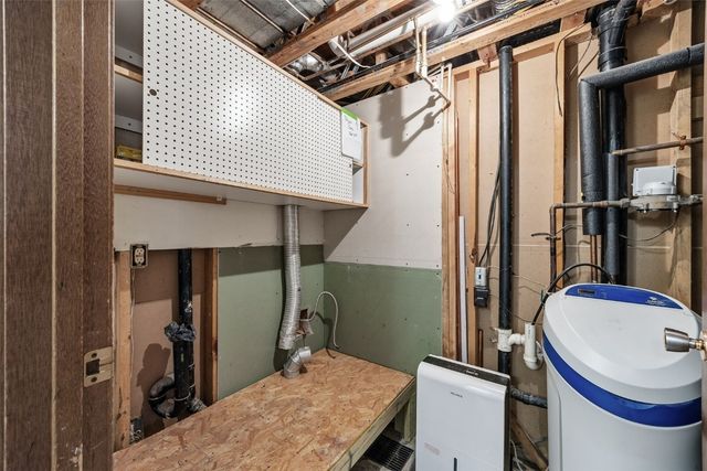 2570 Clark Avenue, Marion, IA 52302