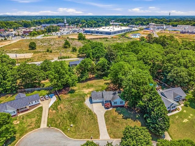 312 Carmichael Court, Boiling Springs, SC 29316