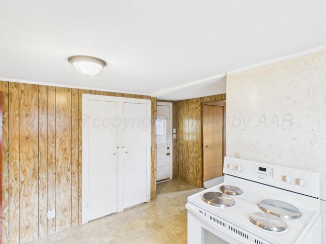 802 ZAUK Avenue, Dumas, TX 79029