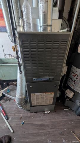 6713 Mcguire Street, Taylor, MI 48180