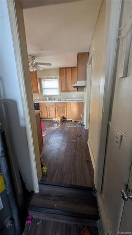 6713 Mcguire Street, Taylor, MI 48180