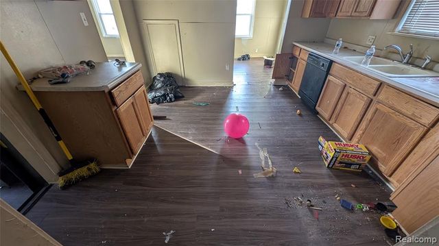 6713 Mcguire Street, Taylor, MI 48180