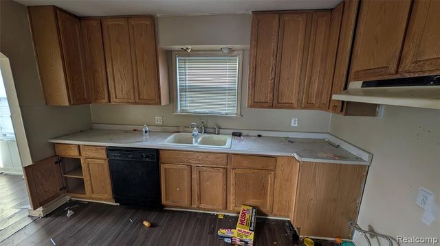 6713 Mcguire Street, Taylor, MI 48180