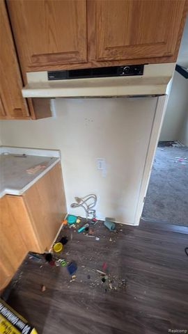 6713 Mcguire Street, Taylor, MI 48180