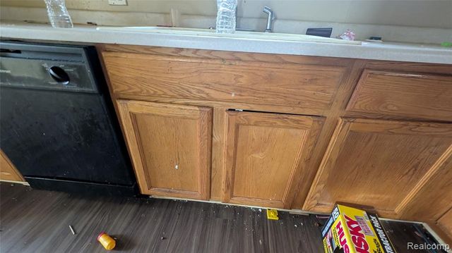 6713 Mcguire Street, Taylor, MI 48180