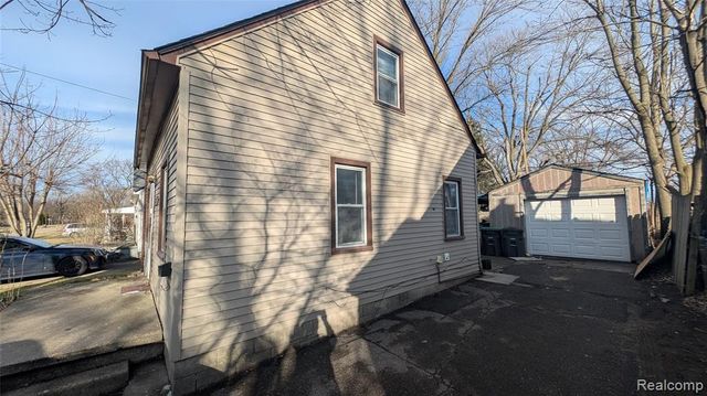 6713 Mcguire Street, Taylor, MI 48180