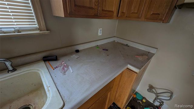 6713 Mcguire Street, Taylor, MI 48180