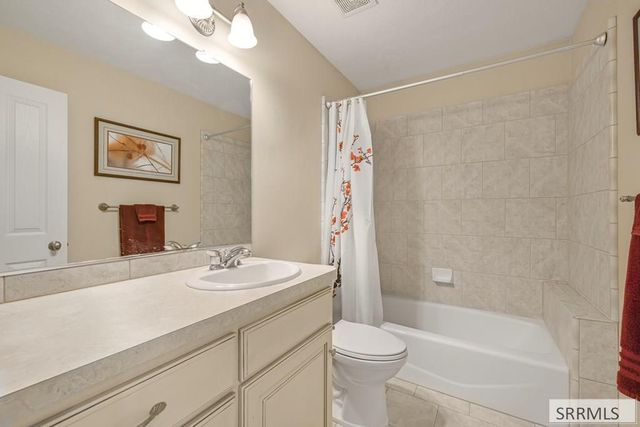 6644 S Ensenada Circle, Idaho Falls, ID 83406