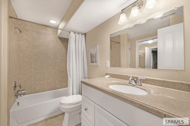 6644 S Ensenada Circle, Idaho Falls, ID 83406