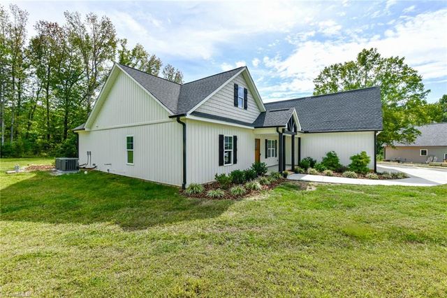 7900 Pate Drive, Oak Ridge, NC 27310