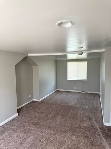 2432 S 13TH Avenue, Broadview, IL 60155
