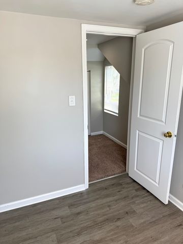 2432 S 13TH Avenue, Broadview, IL 60155