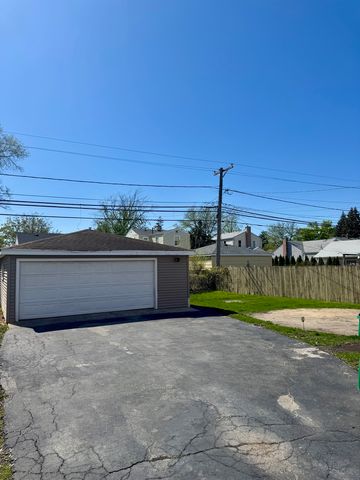 2432 S 13TH Avenue, Broadview, IL 60155