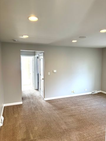 2432 S 13TH Avenue, Broadview, IL 60155