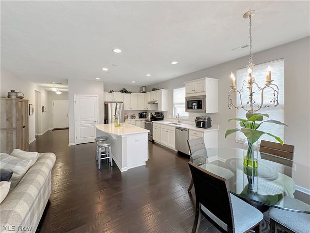 502 Arbor Lane, Copley, OH 44321